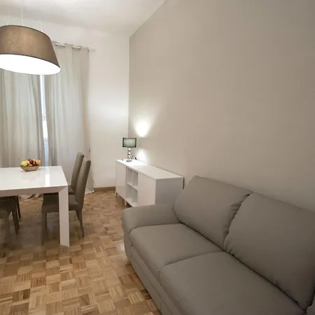 Vantaggio Suites Apartment *