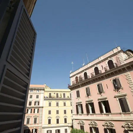 Vantaggio Suites Apartment *